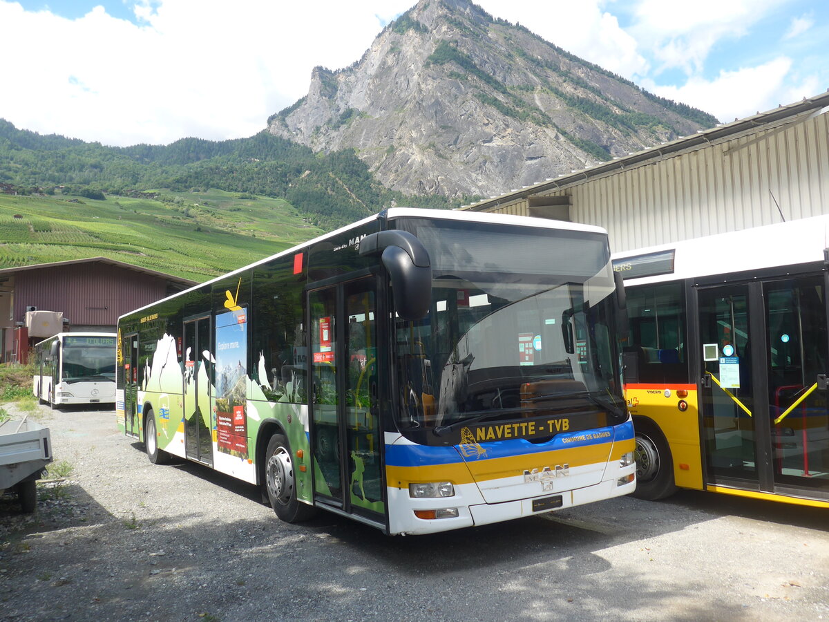 (226'543) - TMR Martigny - Nr. 107 - MAN am 17. Juli 2021 in Leytron, Garage Buchard