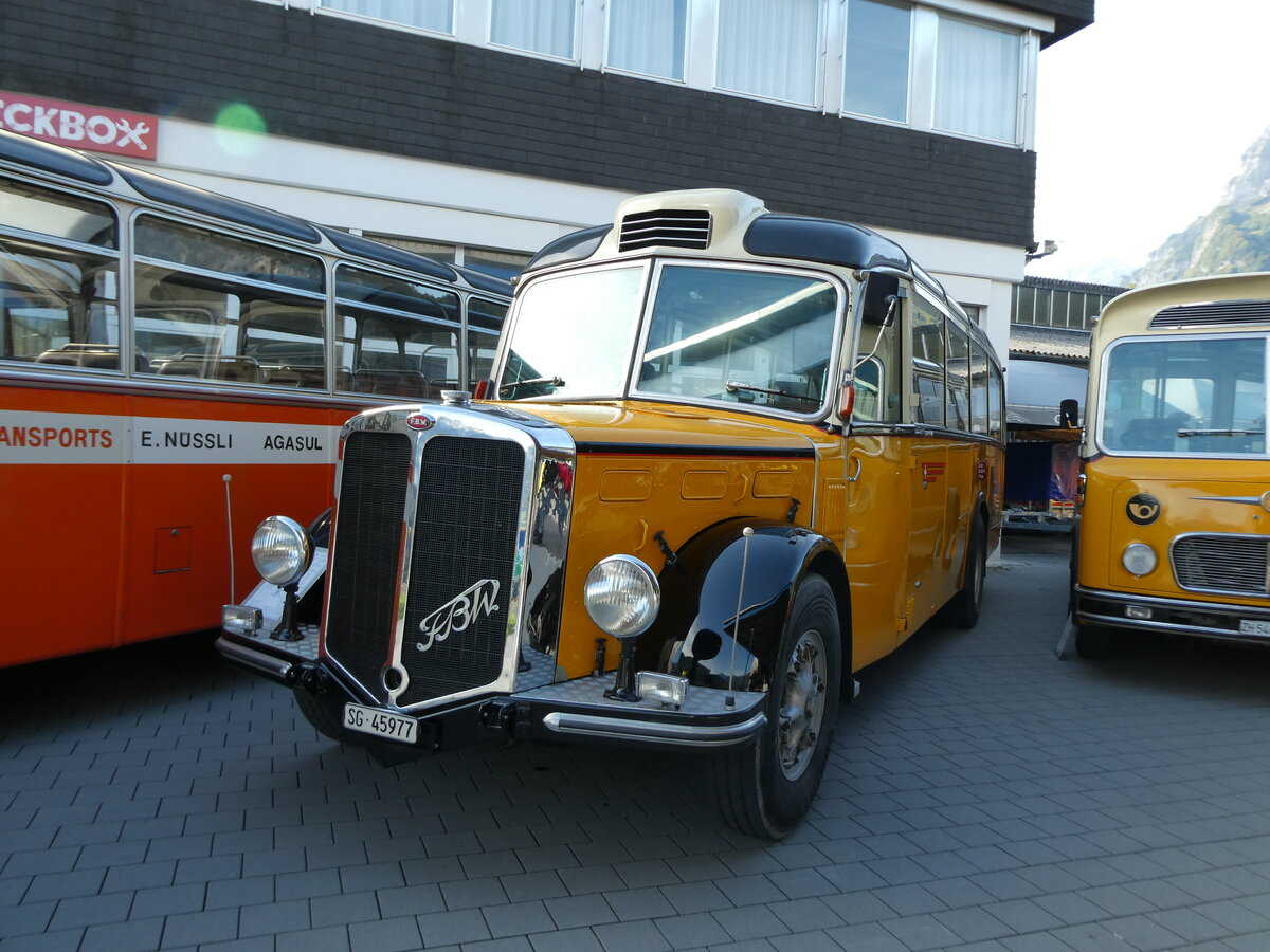 (228'512) - R�egg, R�ti - SG 45'977 - FBW/FHS (ex Kantonspolizei, Bern; ex P 23'180; ex P 2216) am 2. Oktober 2021 in N�fels, FBW-Museum