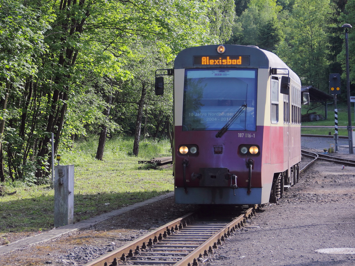 23. Mai 2014, Einfahrt 187 016-1 als HSB 8918 aus Harzgerode.