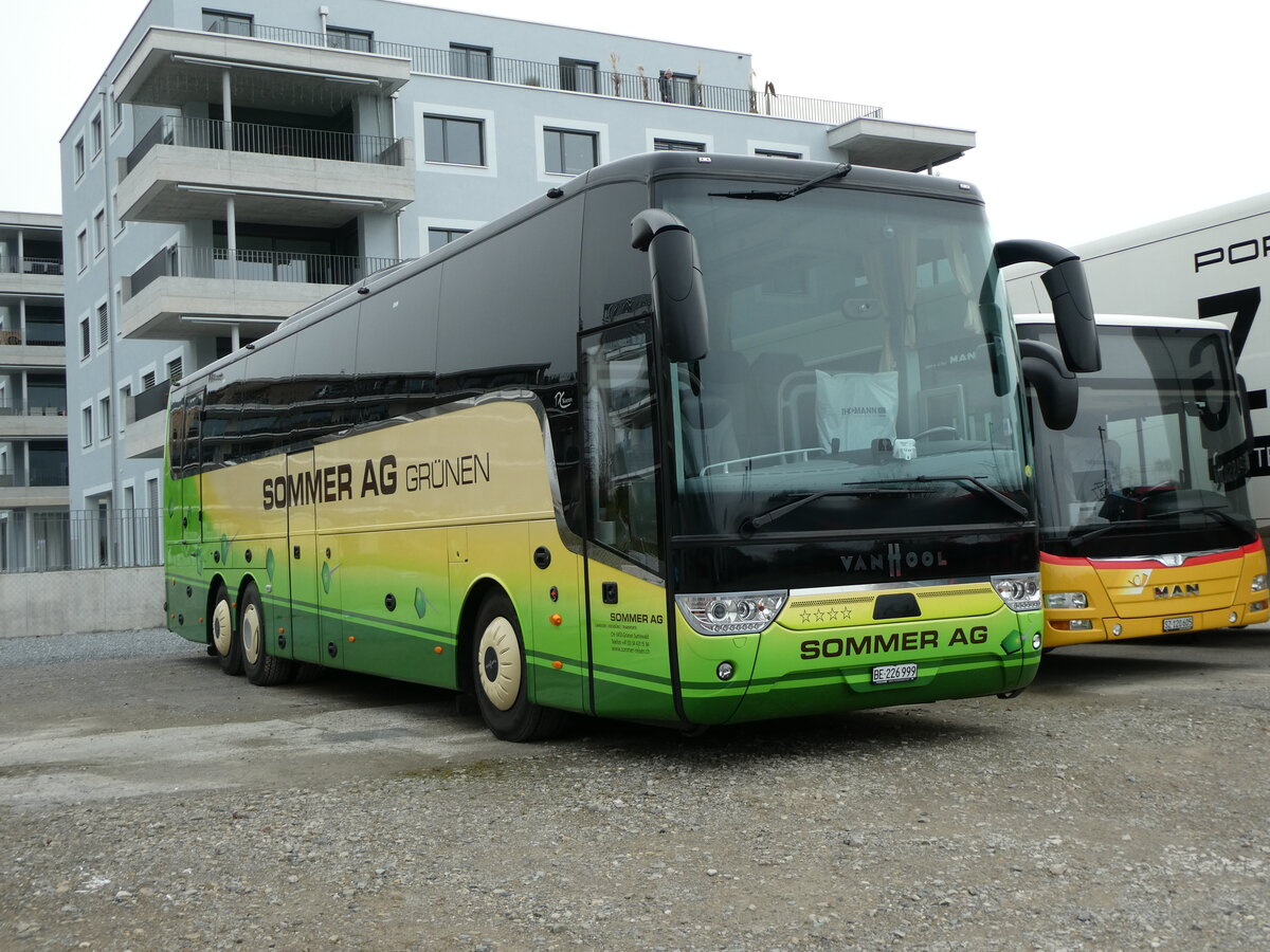 (230'869) - Sommer, Gr�nen - BE 226'999 - Van Hool am 21. November 2021 in Schmerikon, Thomann