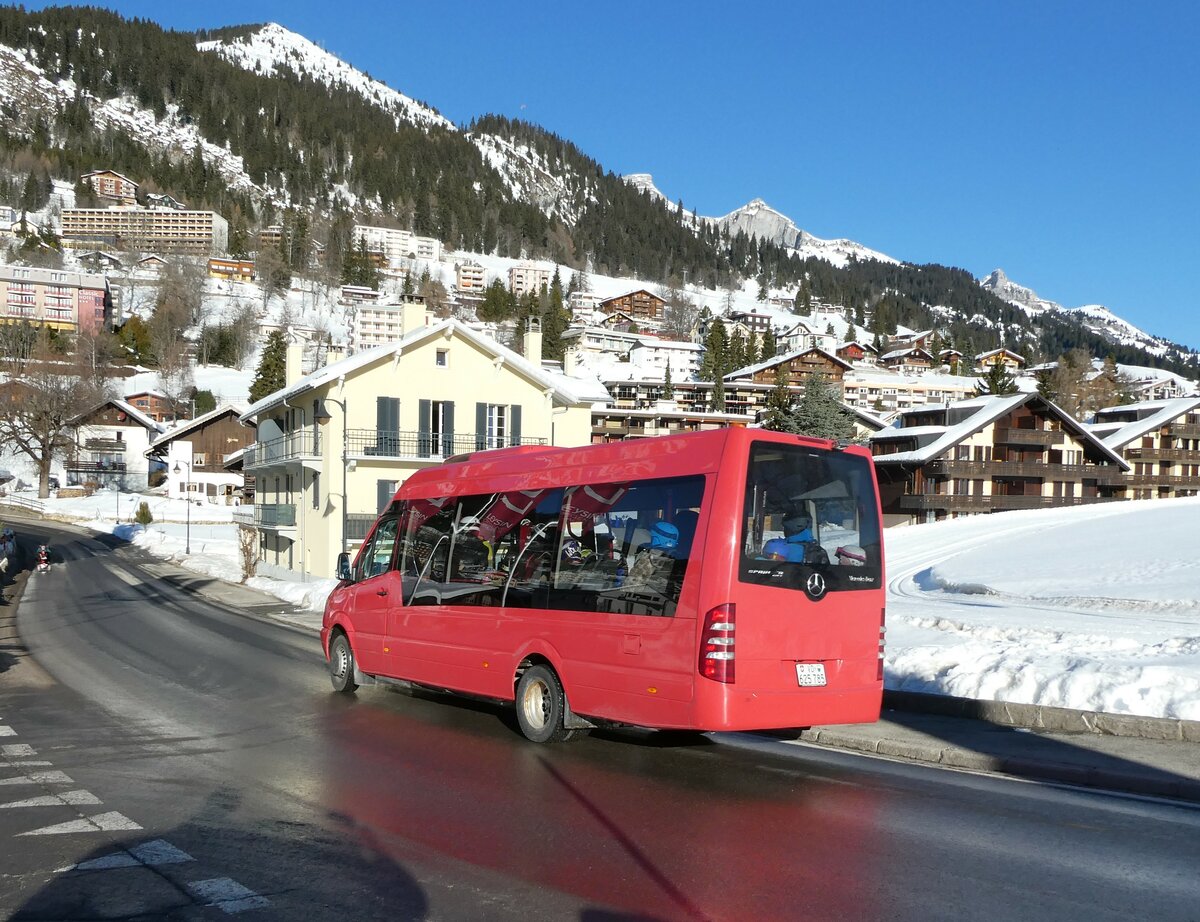 (231'442) - Leysin-Excursions, Leysin - VD 625'785 - Mercedes (ex VZO Gr�ningen Nr. 251) am 18. Dezember 2021 in Leysin, Route des Ormonts