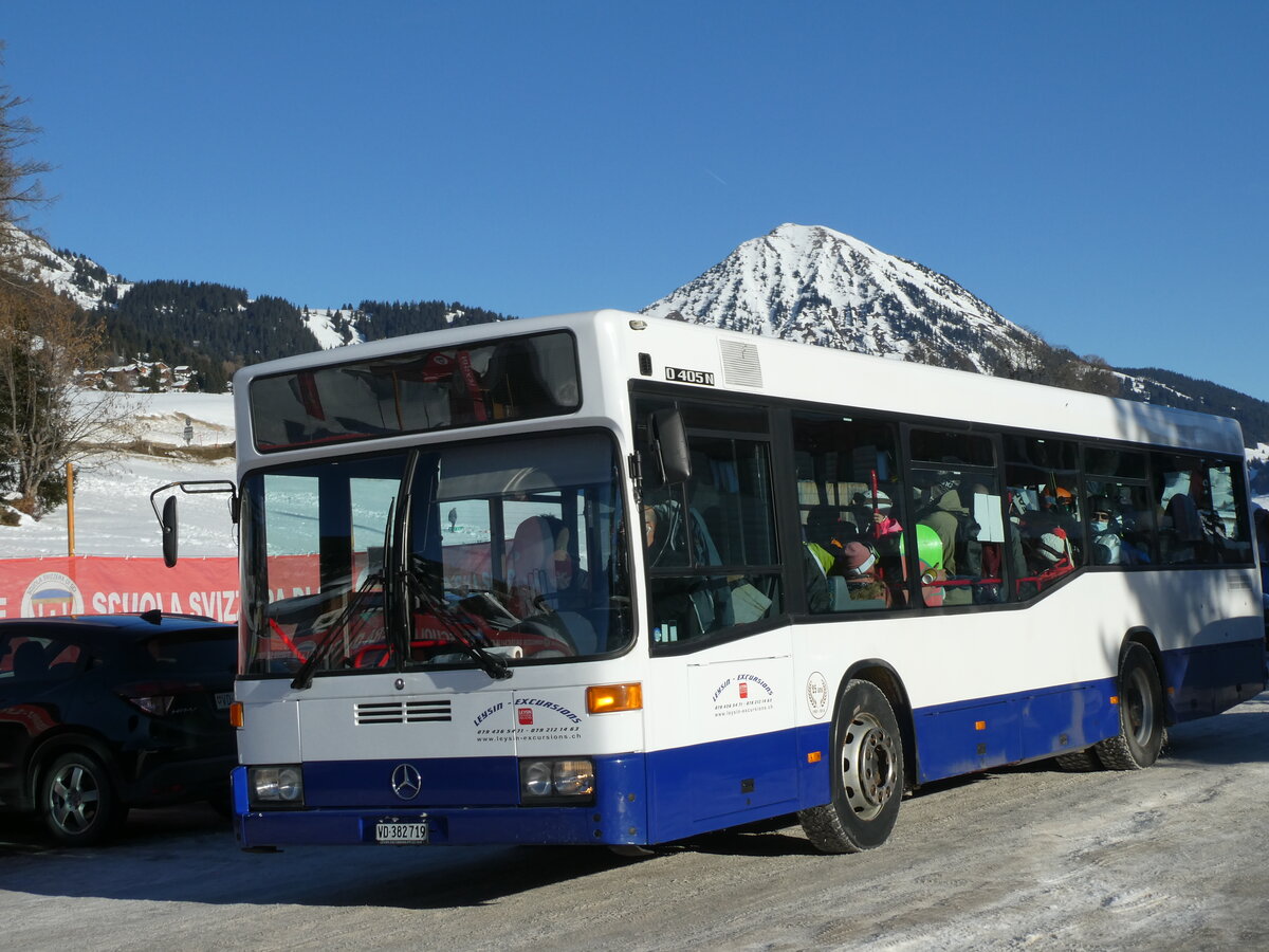 (231'446) - Leysin-Excursions, Leysin - VD 382'719 - Mercedes (ex AAGL Liestal Nr. 54) am 18. Dezember 2021 in Leysin, Centre sportif