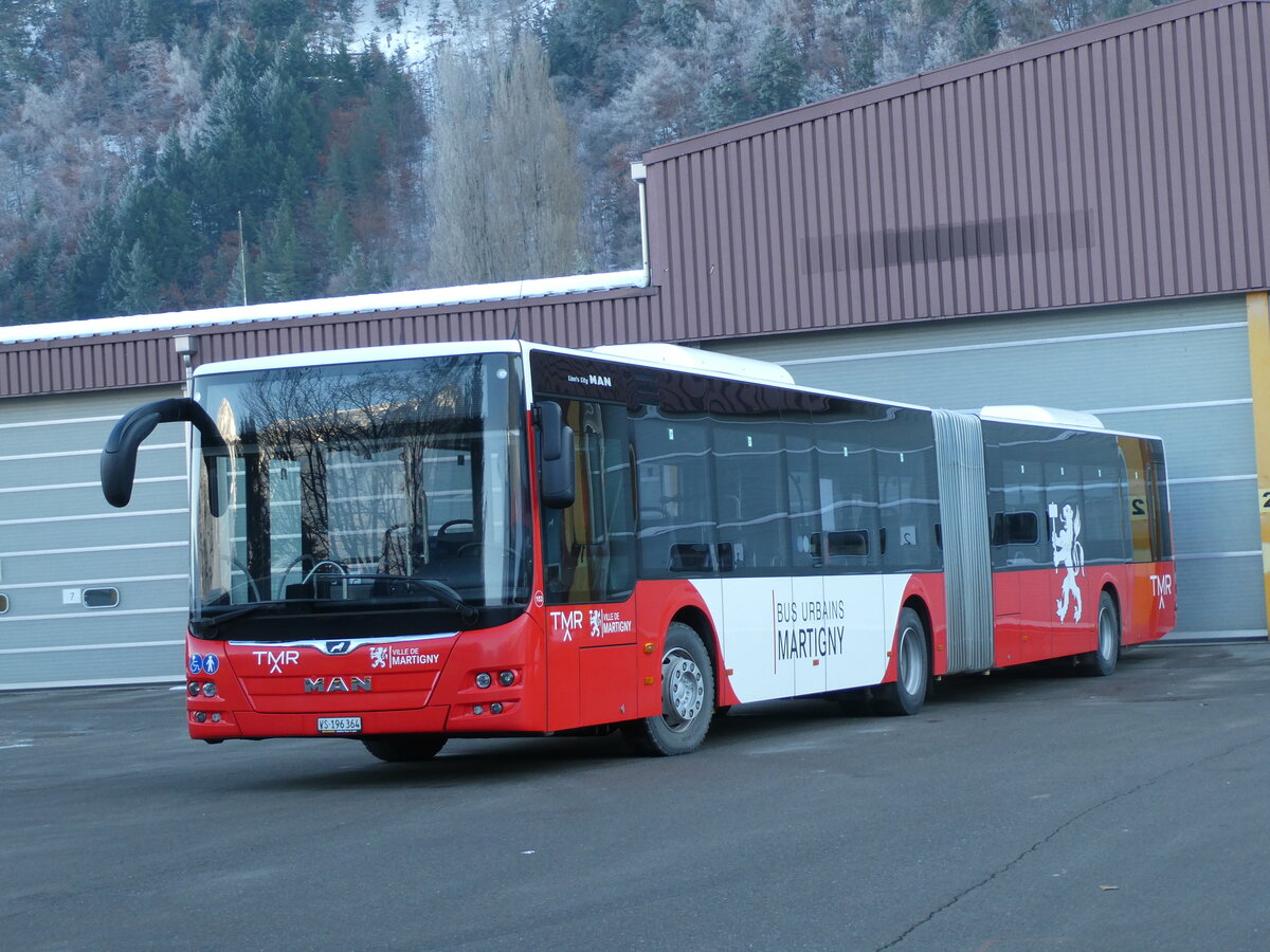 (231'501) - TMR Martigny - Nr. 153/VS 196'364 - MAN am 18. Dezember 2021 in Martigny, Garage