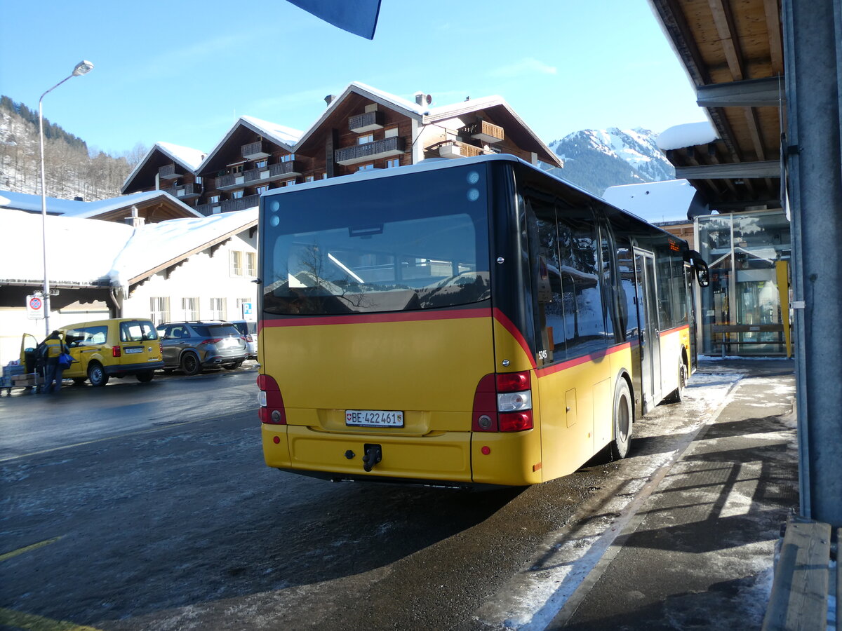 (231'530) - PostAuto Bern - BE 422'461 - MAN/G�ppel (ex AVG Meiringen Nr. 61) am 20. Dezember 2021 beim Bahnhof Gstaad