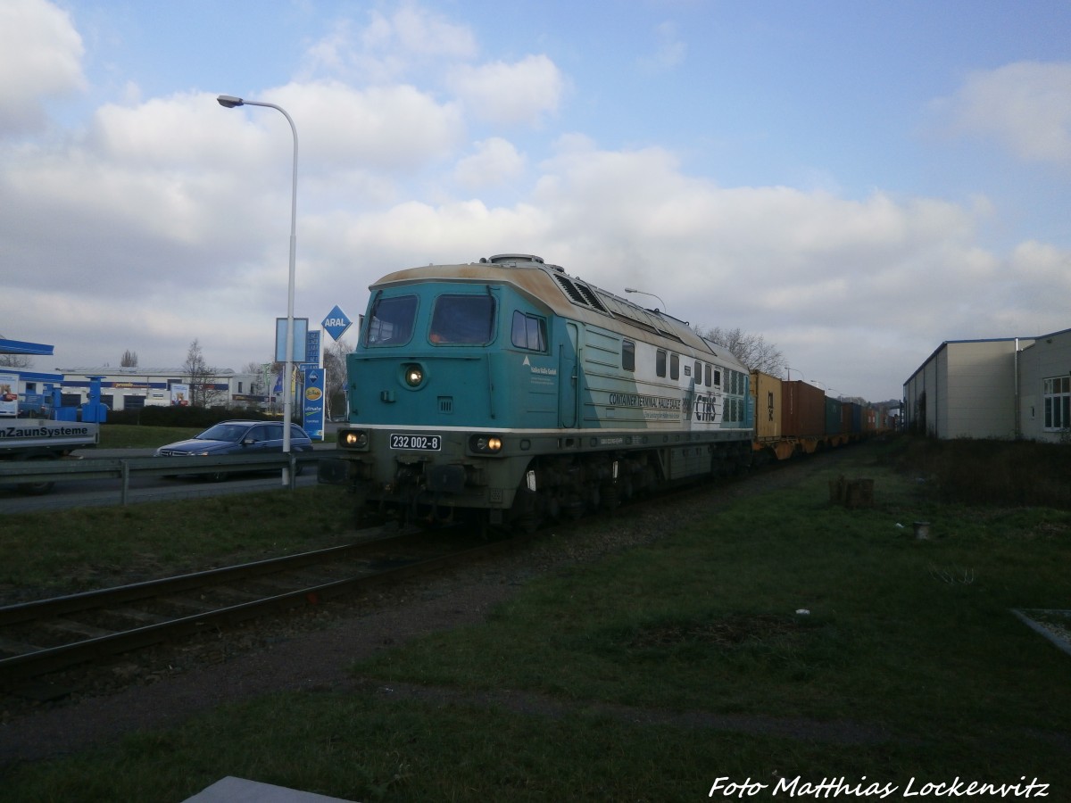 232 008 der CTHS mit einem G�terzug unterwegs zum Saalehafen am 21.1.15