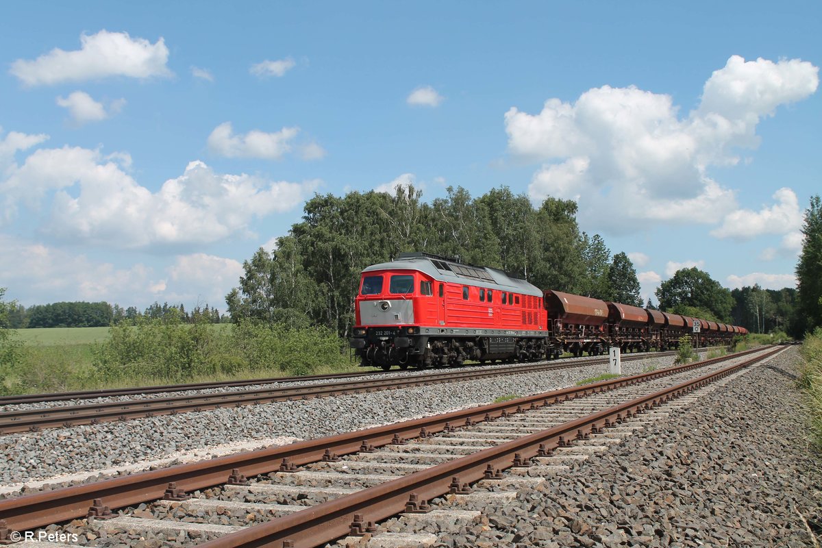 232 201-4 mit einem Schotterzug GB 62729 NMR - NPL kurz vor Wiesau/Oberpfalz. 04.06.18