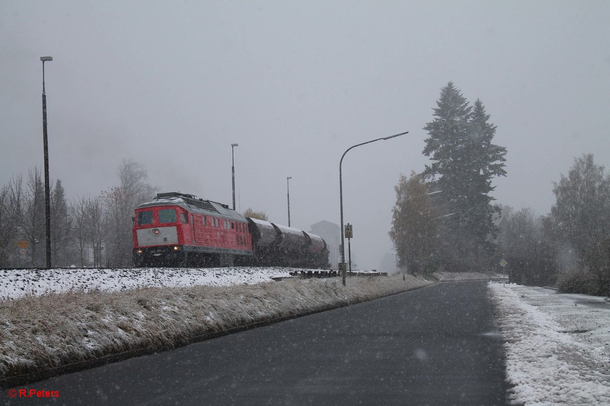 232 201-4 rangiert in Pechbrunn mit dem Schotterzug 62720. 11.11.16