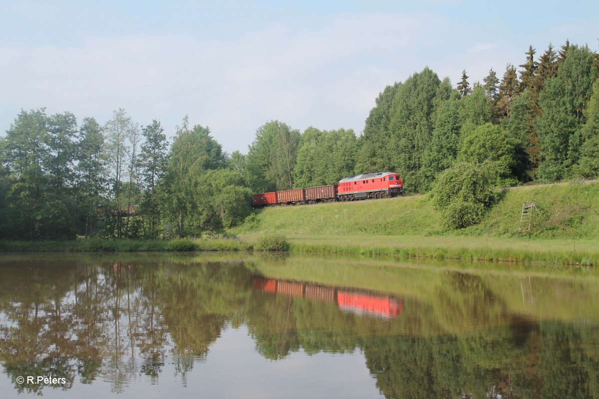 232 259-0 zieht den 45360/67 NNR - XTCH bei Oberteich in Richtung Marktredwitz. 12.06.15