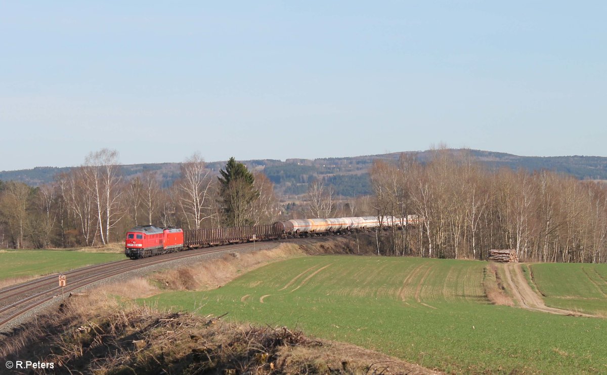 232 262-0 und GA 185 198 zieht bei Unterthölau den EZ 51724 Nürnberg - Leipzig. 31.03.17