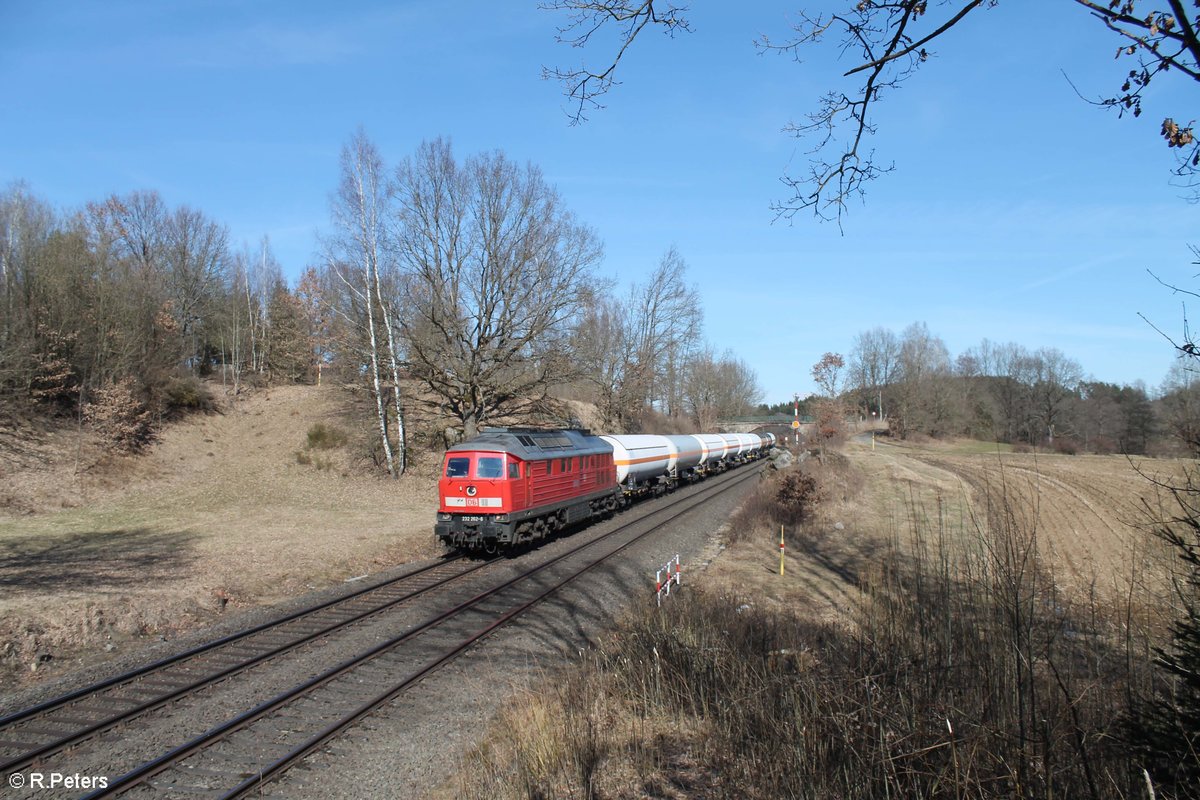 232 262-6 zieht bei Reuth bei Erbendorf den GAG 45390 Cheb - Burghausen. 06.03.21