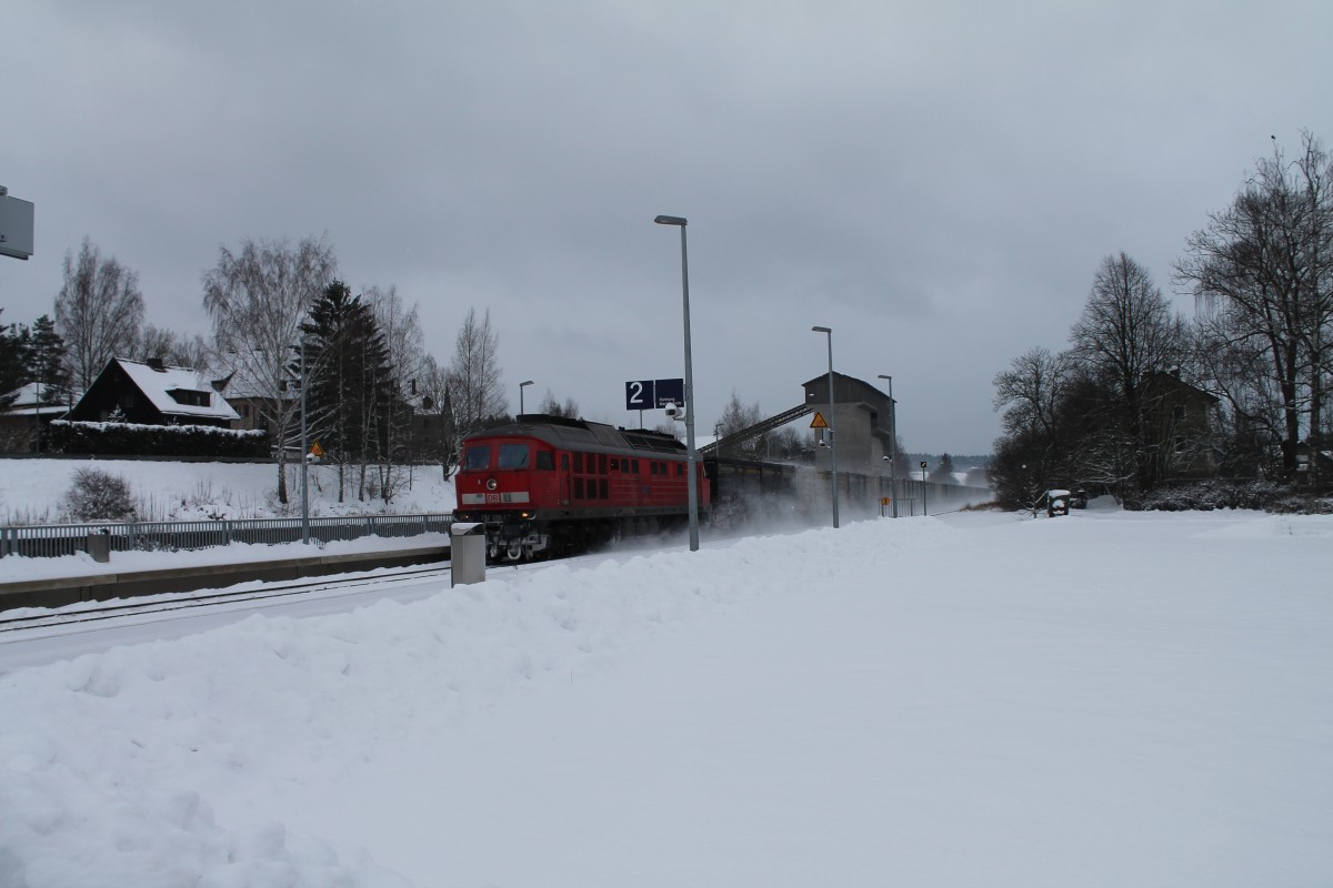 232 330-1 durchfährt Pechbrunn mit dem 47384 Kokszug Cheb - Singen H. 02.02.15