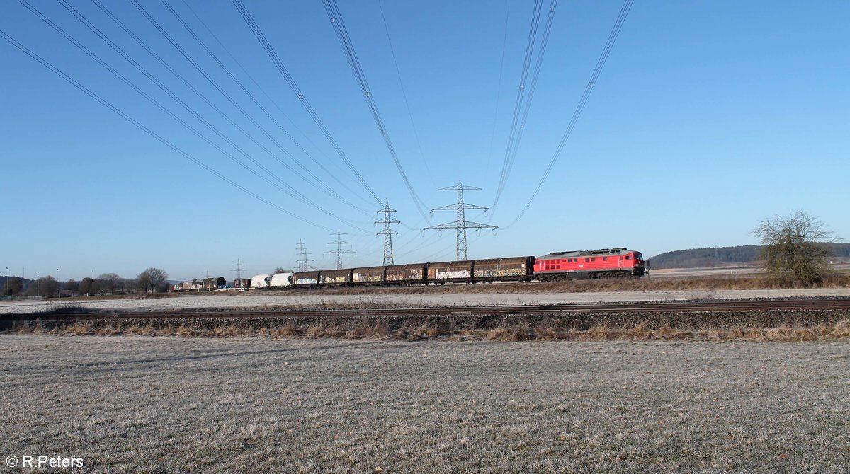 232 472 zieht bei Ullersricht mit dem umgeleiteten EZ 51715 und erreicht gleich Weiden(Oberpfalz) 06.03.21