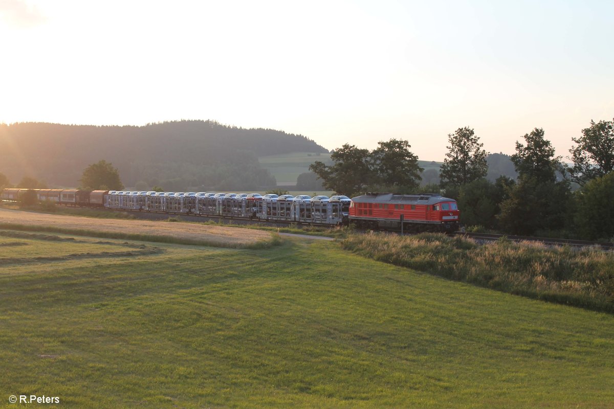 232 498-6 zieht am 05.07.17 mit dem EZ 45366 XTCH - NNR bei Lengenfeld gen Weiden.