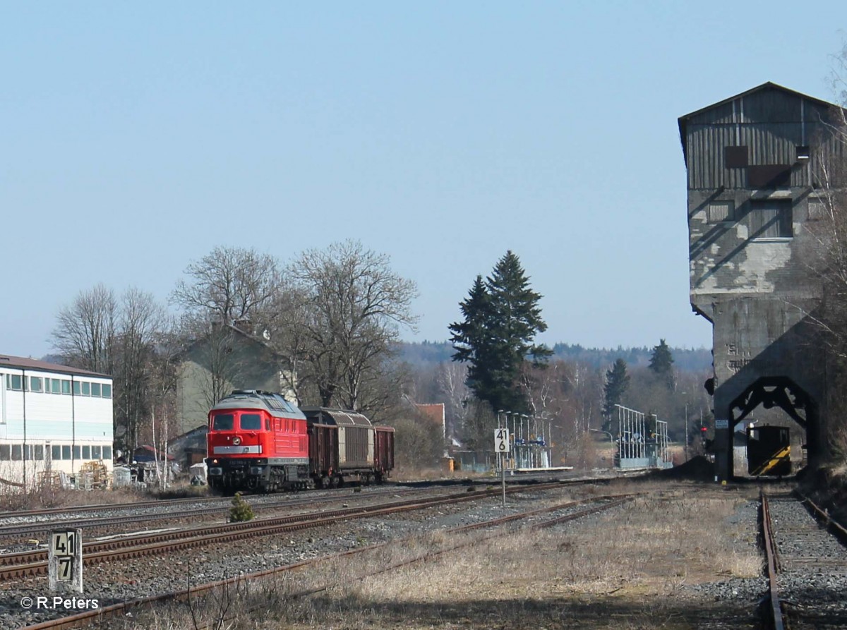 232 569-4 mit einem nur 3 Wagen 45365 Nrnberg - Cheb in Pechbrunn. 17.03.16