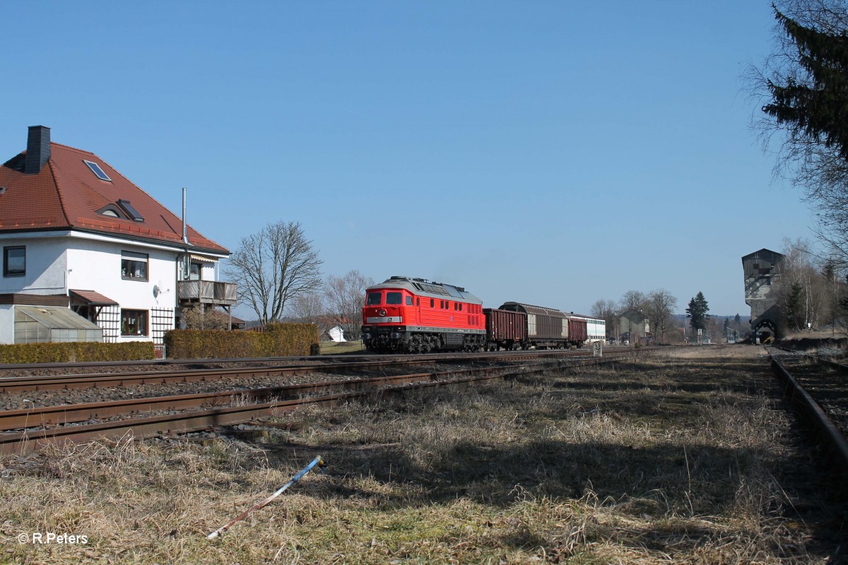 232 569-4 mit einem nur 3 Wagen 45365 Nrnberg - Cheb in Pechbrunn. 17.03.16