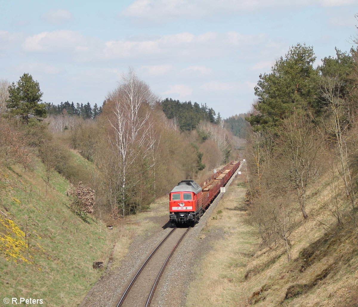 232 569 mit den 45392 Langschienen nach NNR in Seuen. 25.04.21