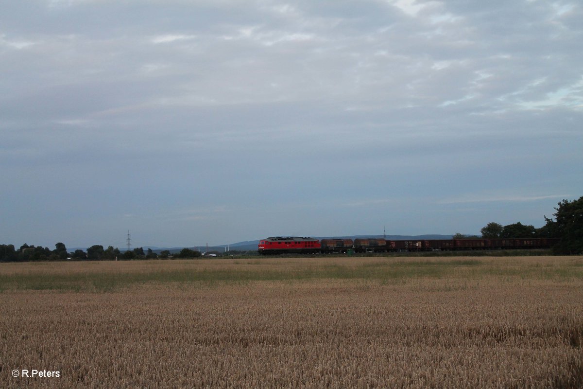 232 571-0 zieht am 08.08.16 den 51716 Nürnberg - Leipzig Frankenwald Umleiter bei Oberteich.