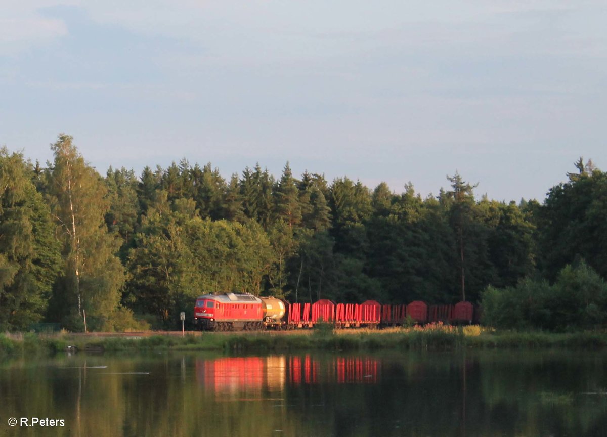 232 618-9 zieht kurz vor Wiesau/Oberpfalz den 51716 Nürnberg - Leipzig Engelsdorf. 28.07.16