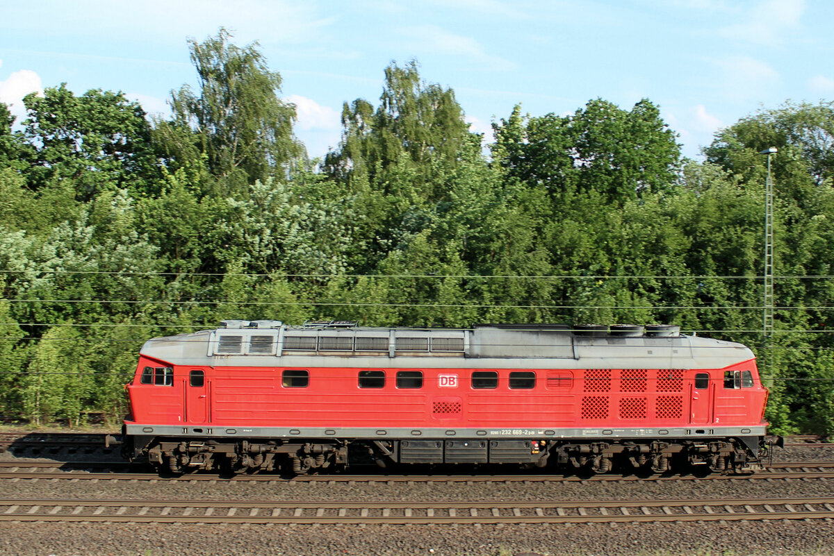 232 669-2 ist auf den Weg Richtung Hamburg. Tostedt, 09.06.2021
