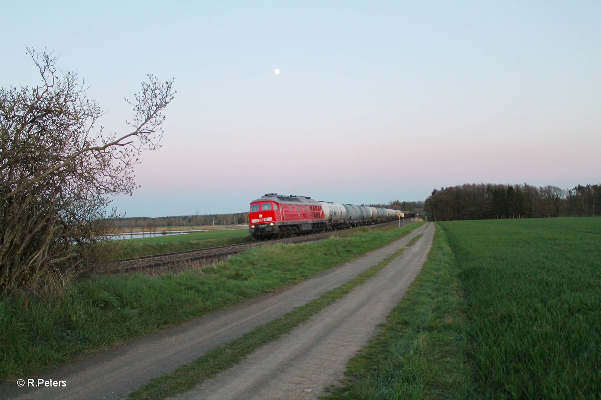 232 703-9 zieht den 51716 Nürnberg - Leipzig Engelsdorf bei Obeteich. 20.04.16