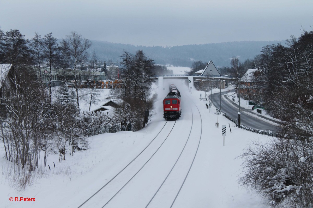 232 703-9 zieht mit dem 47382 Cheb - Nürnberg Gefco Autologistika durch Immenreuth. 01.02.15