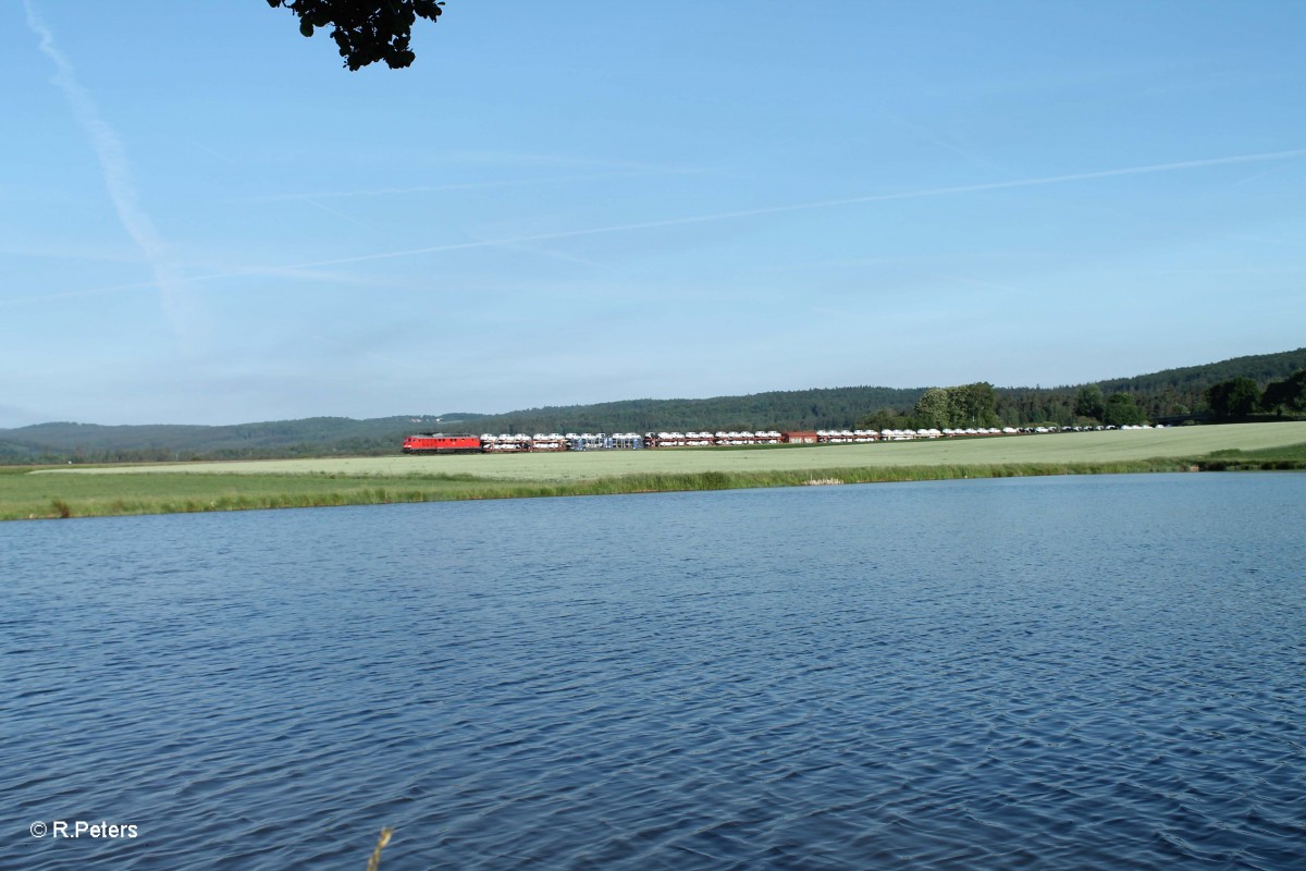 232 703 mit dem 51783 DZW - NNR bei Oberteich. 17.06.15