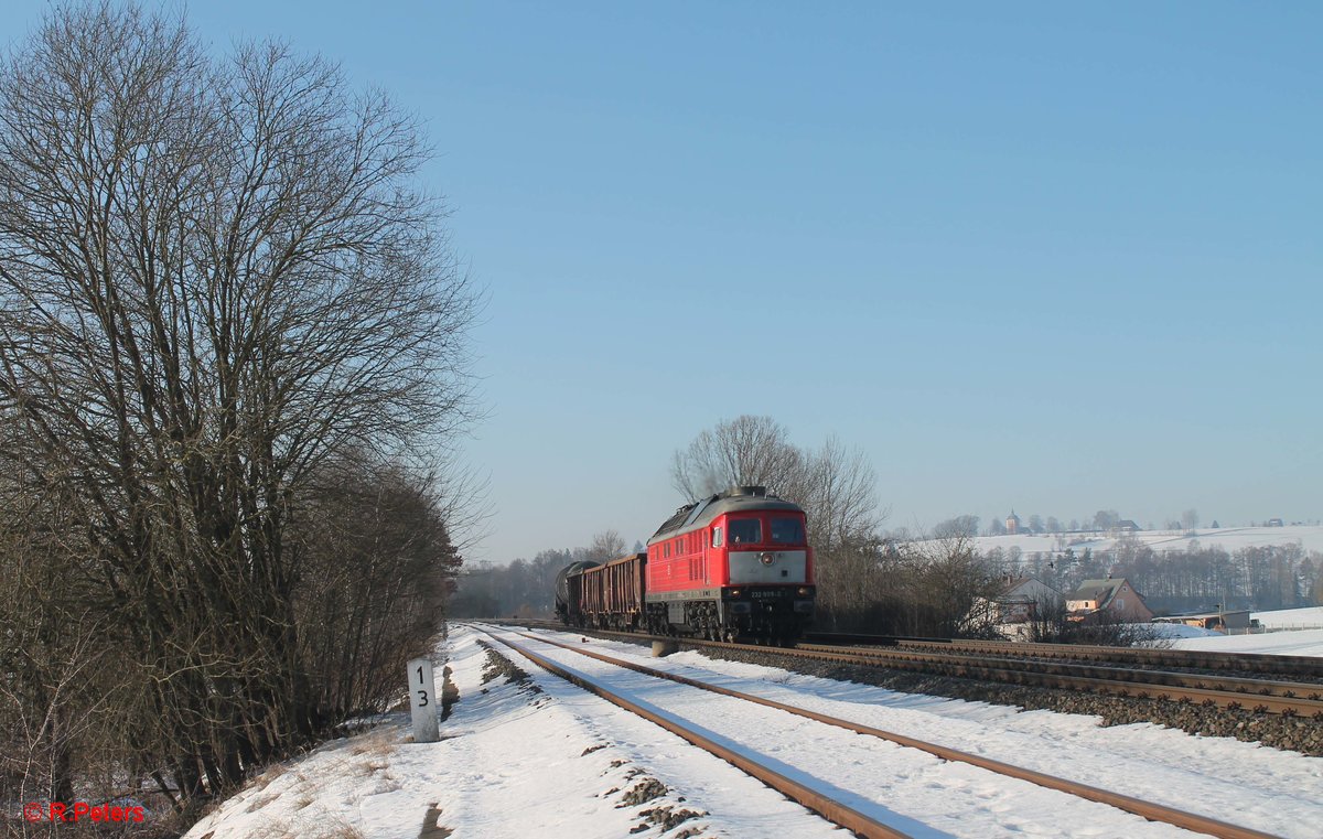 232 909-2 mit einem recht kurzen EZ 45367 bzw jetzt EZ 50862 NNR - XTCH bei Schönfeld. 15.02.17