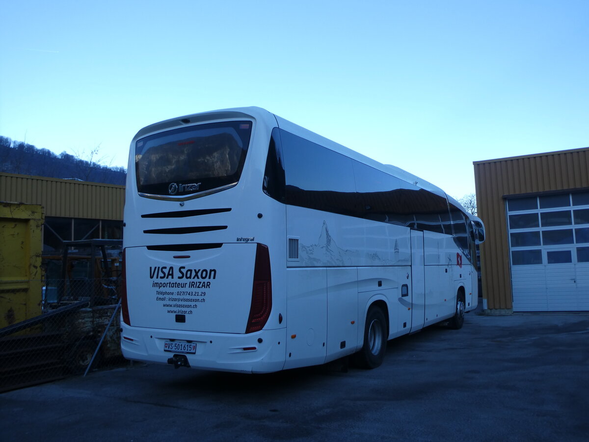 (232'302) - L�mania, Montreux - VS 501'615 - Irizar (Vorf�hrfahrzeug Visa) am 23. Januar 2022 in St-Maurice, Garage