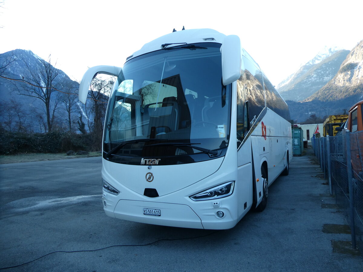 (232'304) - L�mania, Montreux - VS 501'615 - Irizar (Vorf�hrfahrzeug Visa) am 23. Januar 2022 in St-Maurice, Garage