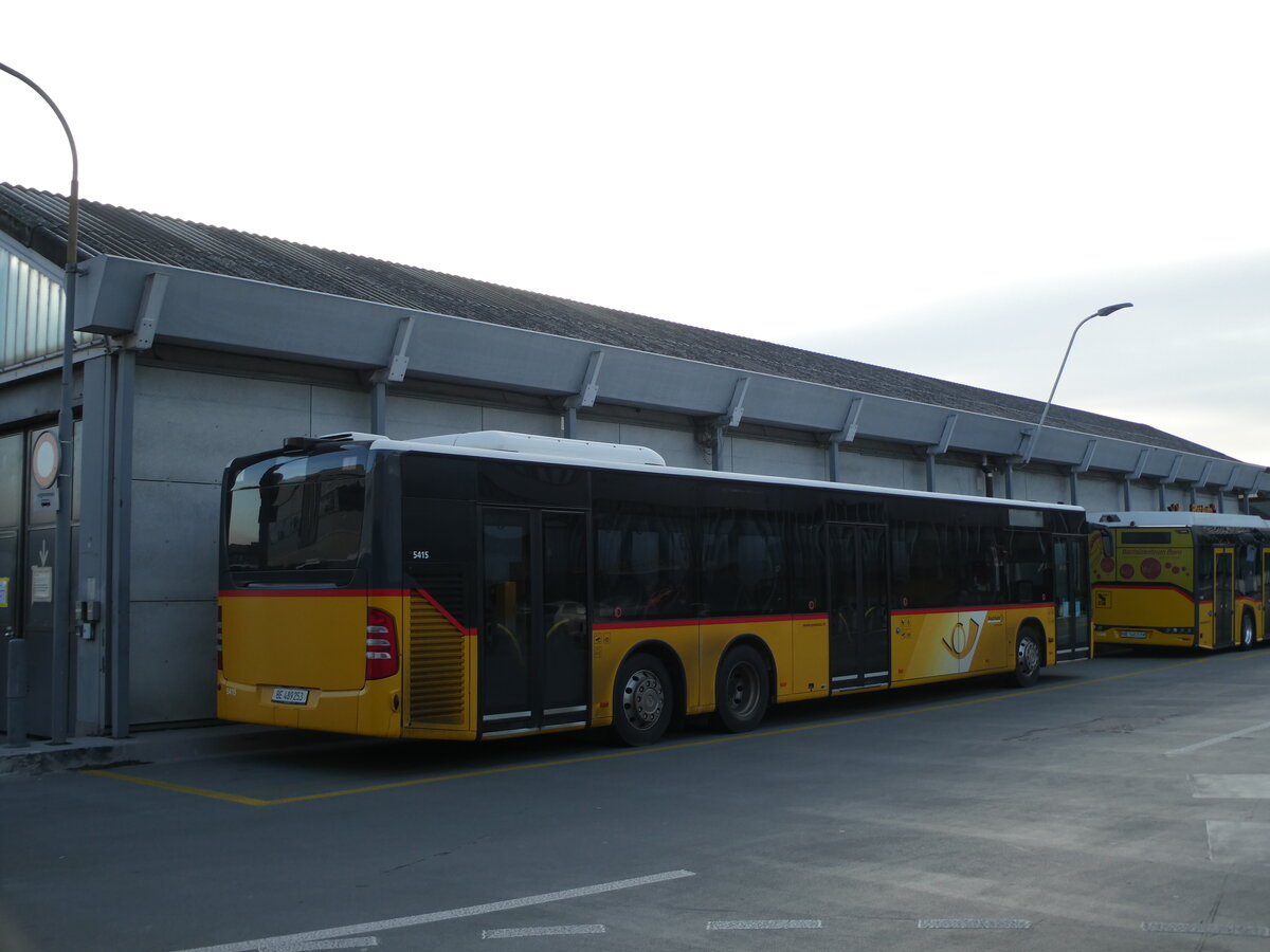(232'627) - PostAuto Bern - Nr. 5415/BE 489'253 - Mercedes (ex AVA Biel Nr. 5) am 6. Februar 2022 in Bern, Postautostation