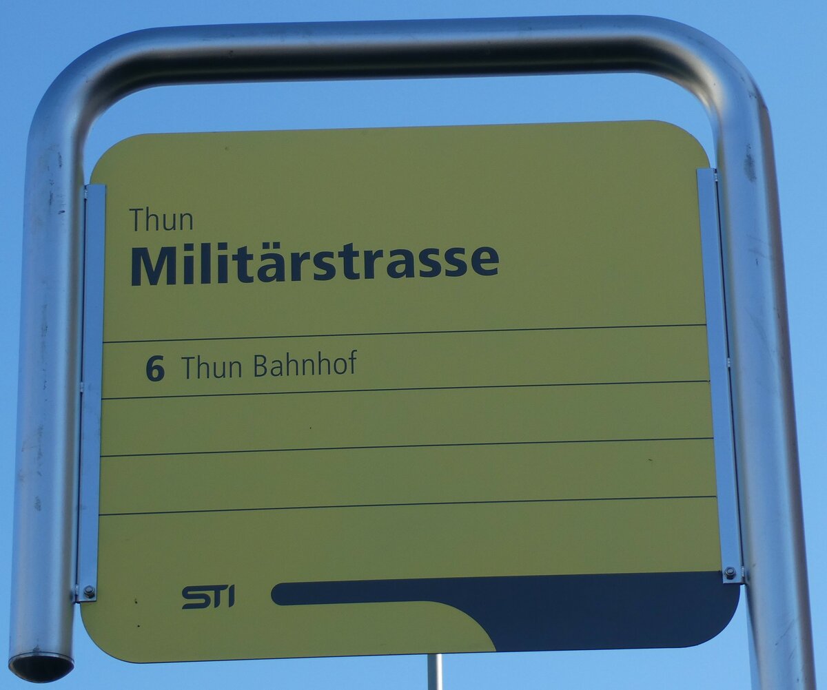 (232'824) - STI-Haltestellenschild - Thun, Milit�rstrasse - am 13. Februar 2022