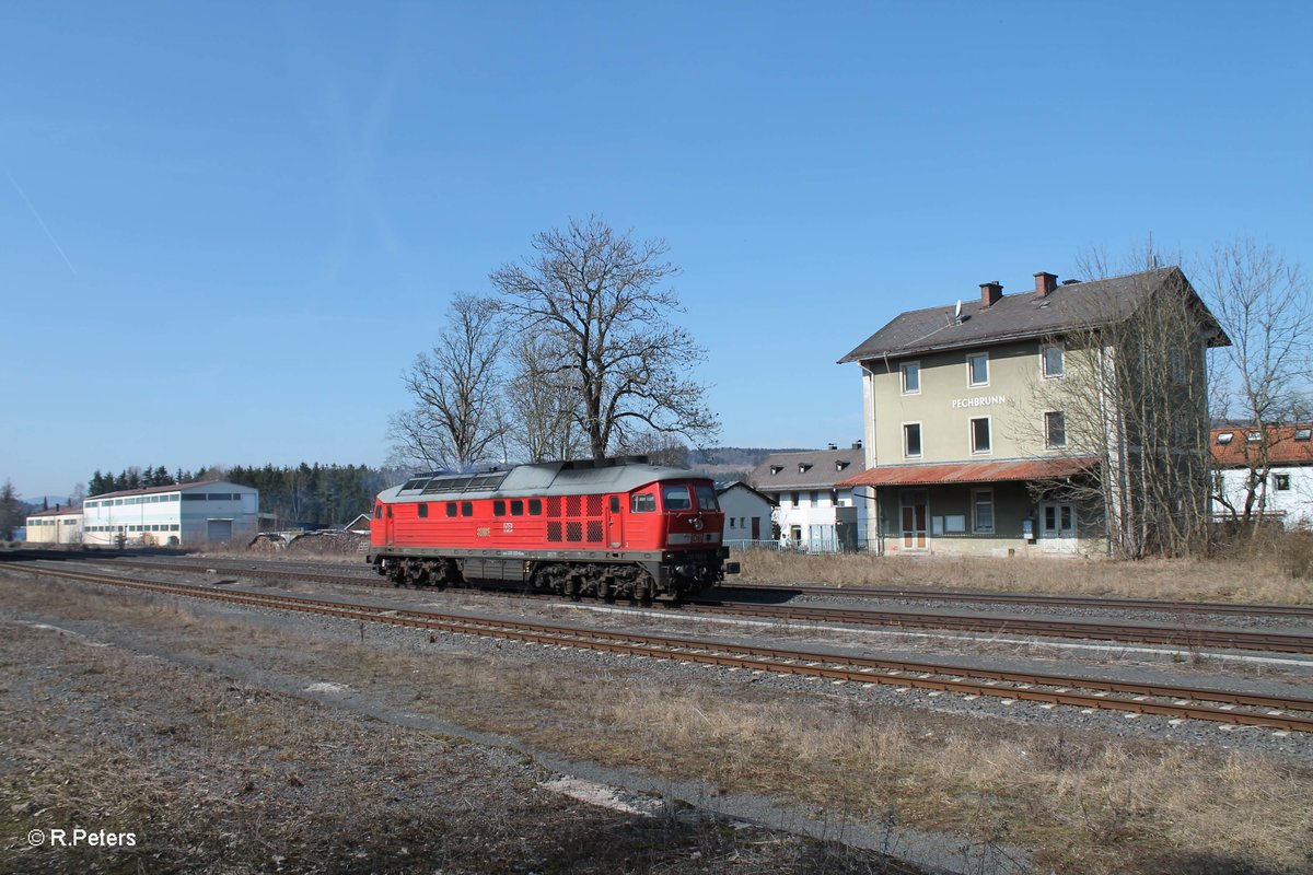 233 233-6 als Lz bei der Durchfahrt in Pechbrunn. 18.03.16