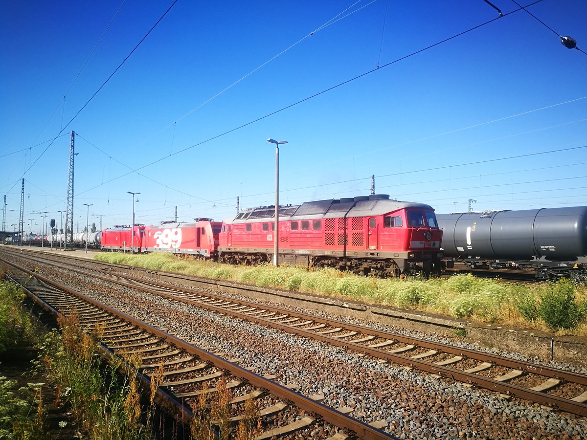 233 572, 185 399 und 187 XXX im Bahnhof Gro�korbetha am 2.7.18