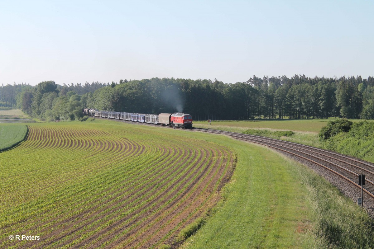 233 636-0 müht sich ein klein wenig die Steigung rauf bei Oberteich mit dem 45367 NNR - XTCH. 05.06.15