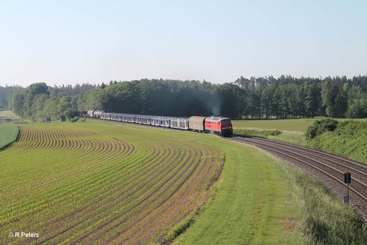 233 636-0 müht sich ein klein wenig die Steigung rauf bei Oberteich mit dem 45367 NNR - XTCH. 05.06.15