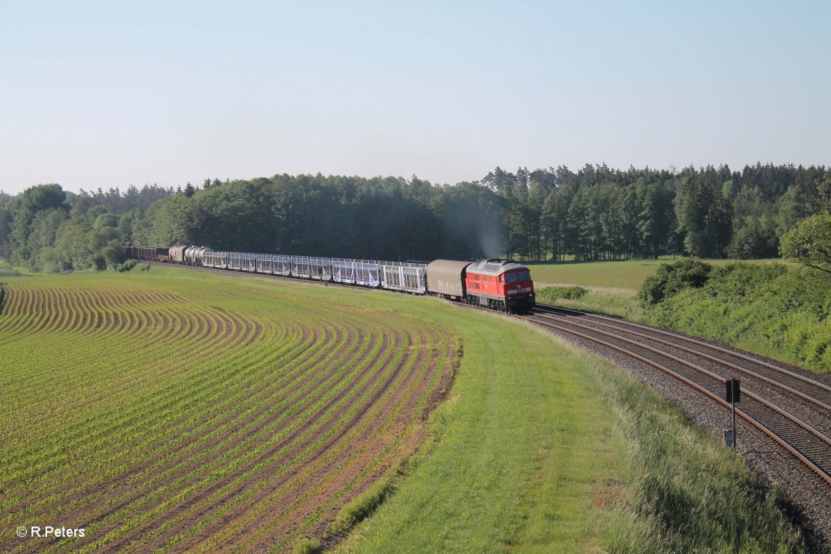 233 636-0 müht sich ein klein wenig die Steigung rauf bei Oberteich mit dem 45367 NNR - XTCH. 05.06.15