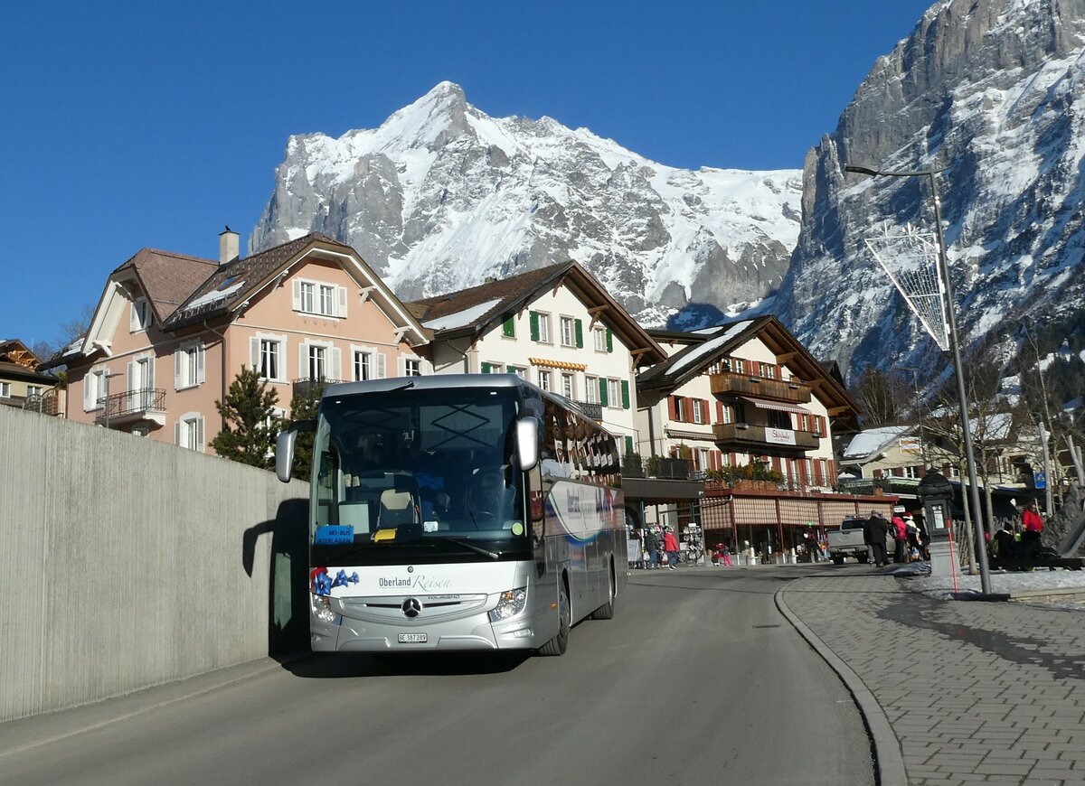 (233'306) - Oberland Reisen, Thun - Nr. 44/BE 387'289 - Mercedes am 27. Februar 2022 in Grindelwald, Sportzentrum