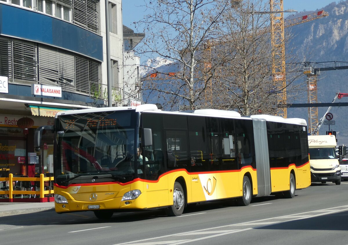 (233'440) - Buchard, Leytron - VS 104'346 - Mercedes am 7. M�rz 2022 beim Bahnhof Sion