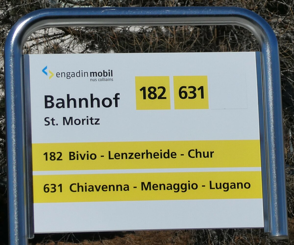 (233'663) - engadin mobil/PostAuto-Haltestellenschild - St. Moritz, Bahnhof - am 10. M�rz 2022
