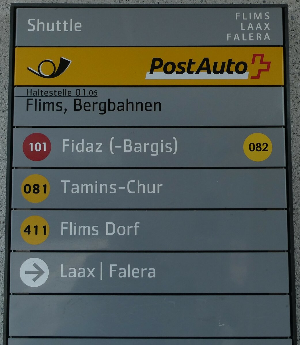 (233'775) - PostAuto-Haltestellenschild - Flims, Bergbahnen - am 11. M�rz 2022