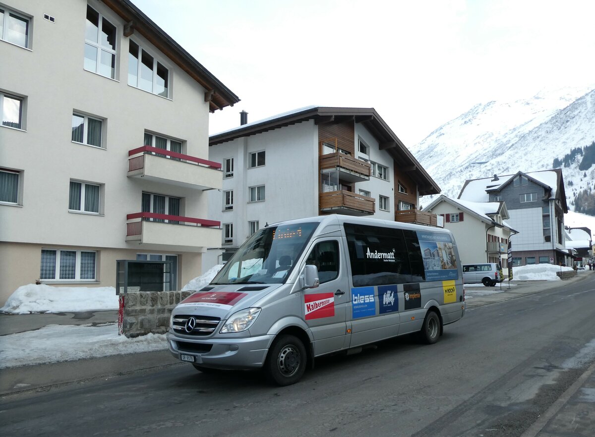 (233'813) - Andermatt-Urserntal Tourismus, Andermatt - UR 9178 - Mercedes am 11. M�rz 2022 in Andermatt, Tourist Info