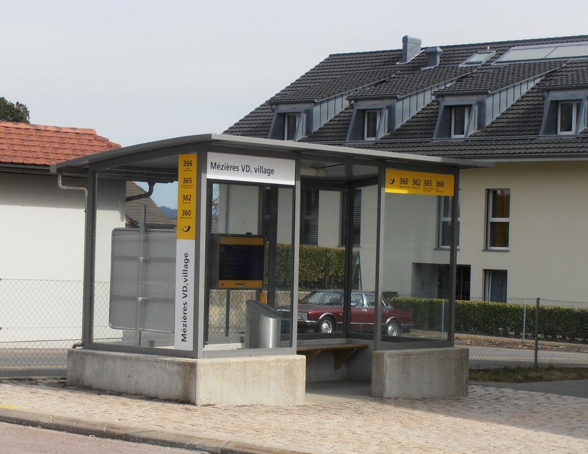 (233'919) - PostAuto-Haltestelle am 13. M�rz 2022 in M�zi�res, Village