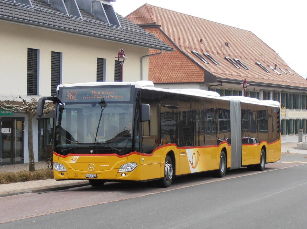 (233'932) - CarPostal Ouest - VD 578'140 - Mercedes am 13. M�rz 2022 in M�zi�res, Village