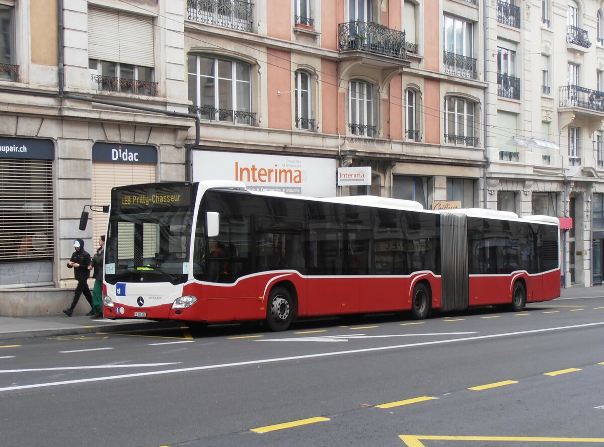 (233'964) - Intertours, Domdidier - FR 300'454 - Mercedes (ex A-Wien) am 13. Mrz 2022 beim Bahnhof Lausanne (Einsatz TL)