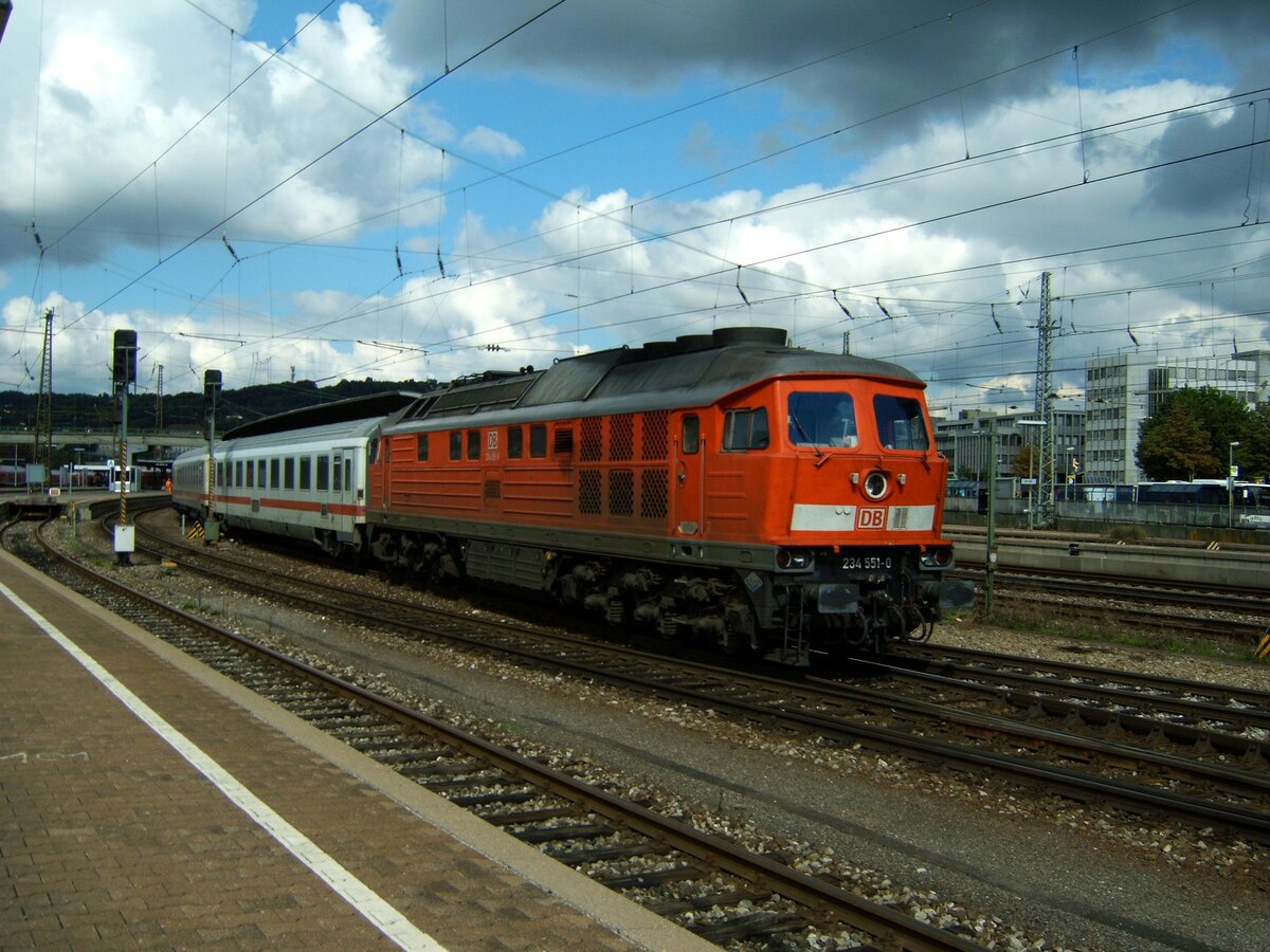 234 551-0 mit IC in Ulm am 17.09.2005.