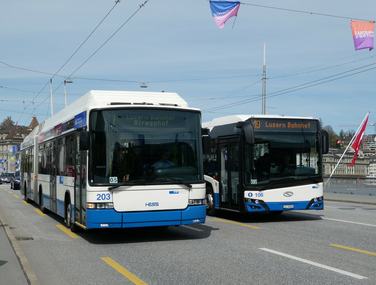 (234'437) - VBL Luzern - Nr. 203 - Hess/Hess Gelenktolleybus am 11. April 2022 in Luzern, Bahnhofbrcke
