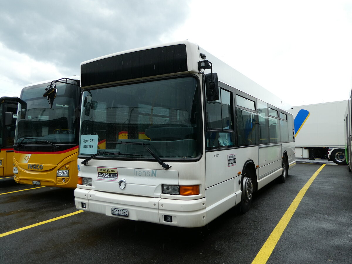 (234'979) - Taxicab, Neuch�tel - NE 114'020 - Irisbus am 30. April 2022 in Kerzers, Interbus