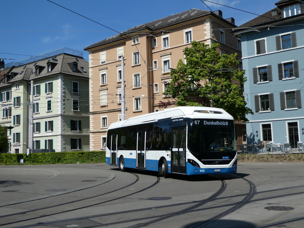(235'066) - VBZ Z�rich - Nr. 635/ZH 902'635 - Volvo am 2. Mai 2022 beim Bahnhof Z�rich-Wiedikon