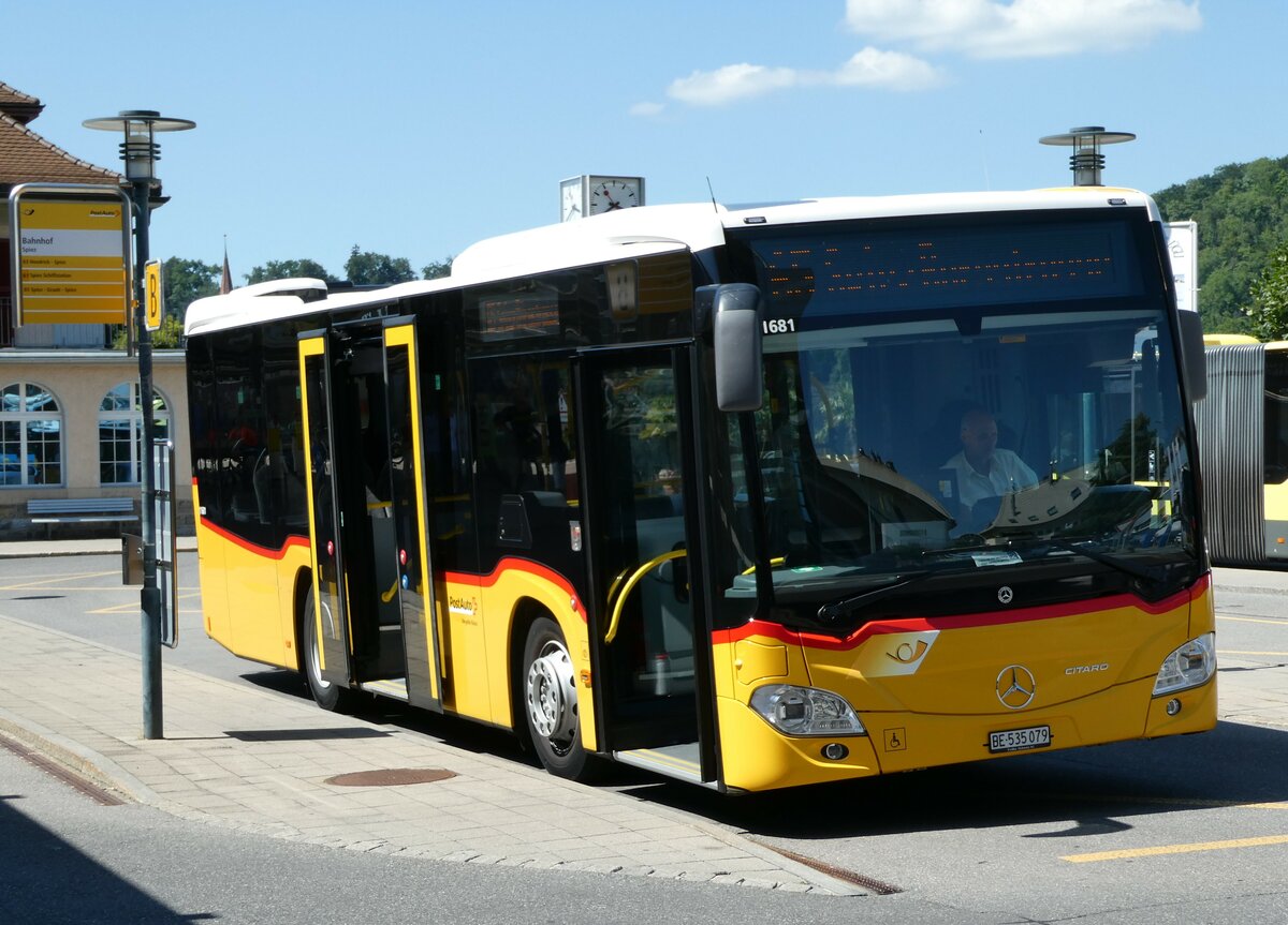 (238'023) - PostAuto Bern - BE 535'079 - Mercedes am 11. Juli 2022 beim Bahnhof Spiez