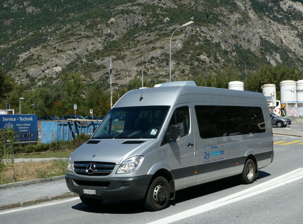 (239'382) - Zerzuben, Visp - Nr. 54/VS 381'930 - Mercedes am 21. August 2022 beim Bahnhof Gampel-Steg